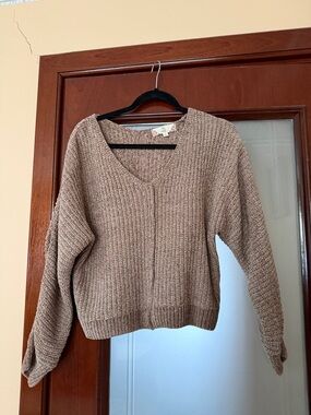 Neutral Brown V‑Neck Chunky Knit Sweater